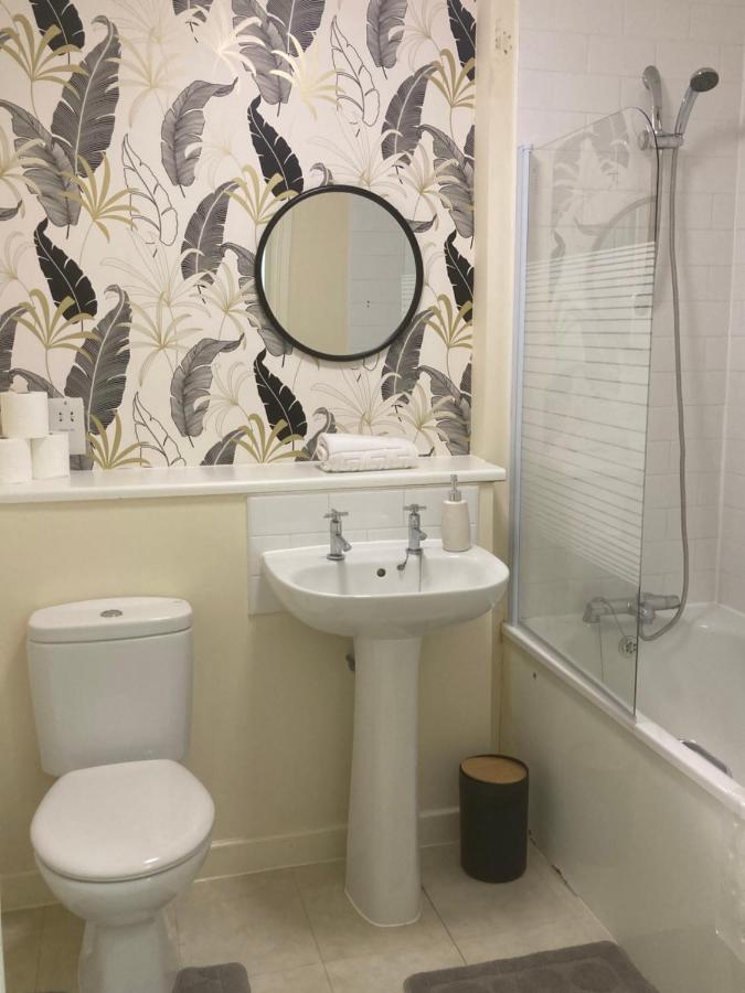 Modern Apartment Located In Cmk Restaurant Quarter Milton Keynes Ngoại thất bức ảnh