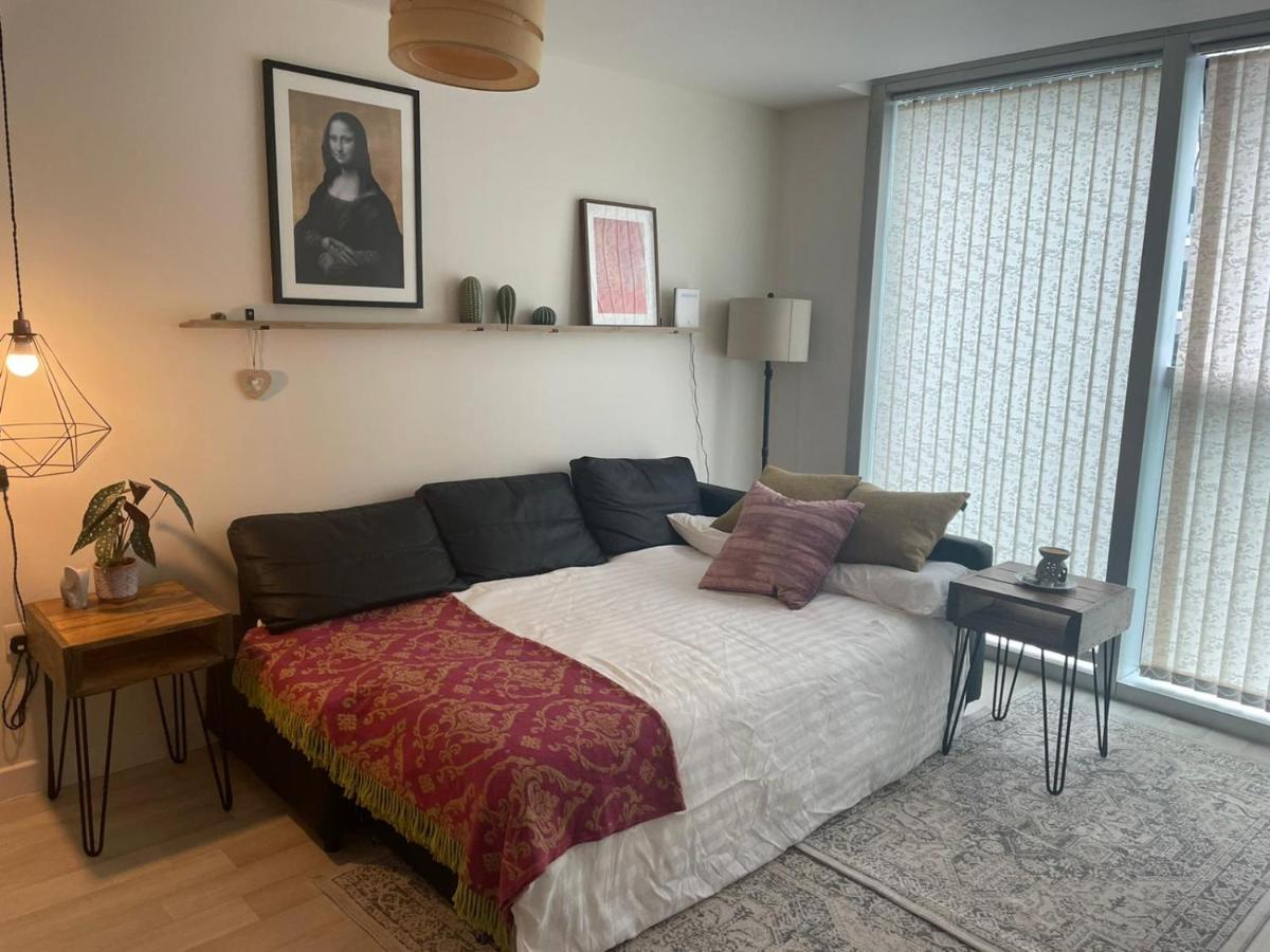 Modern Apartment Located In Cmk Restaurant Quarter Milton Keynes Ngoại thất bức ảnh